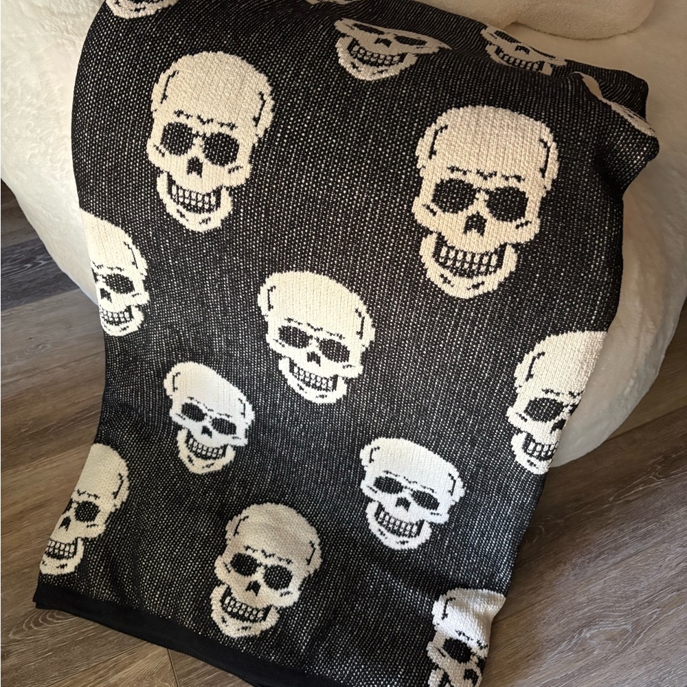 Nicole Miller Black and Cream Skull Throw Blanket